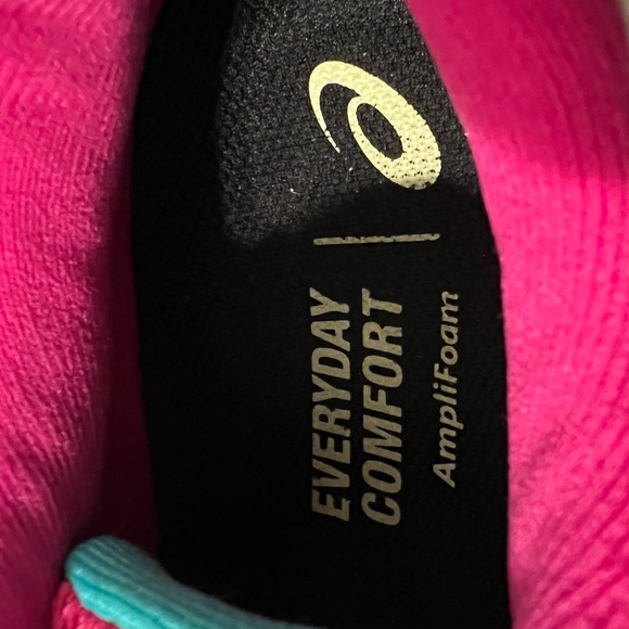 ASICS Running Shoe - Picture 2 of 7